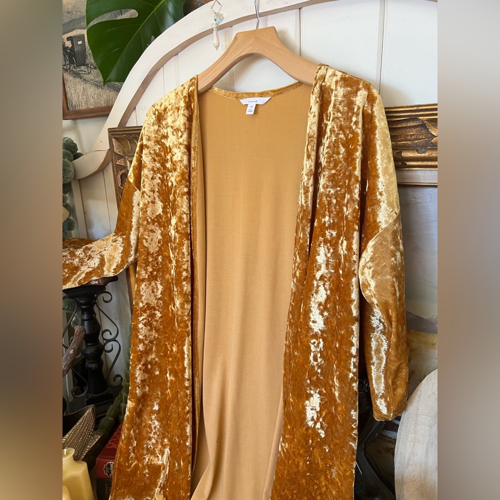 Coachella Bound! Mustard Golden Rob Crushed Velvet Short sleeve Duster Robe - Picture 4 of 5